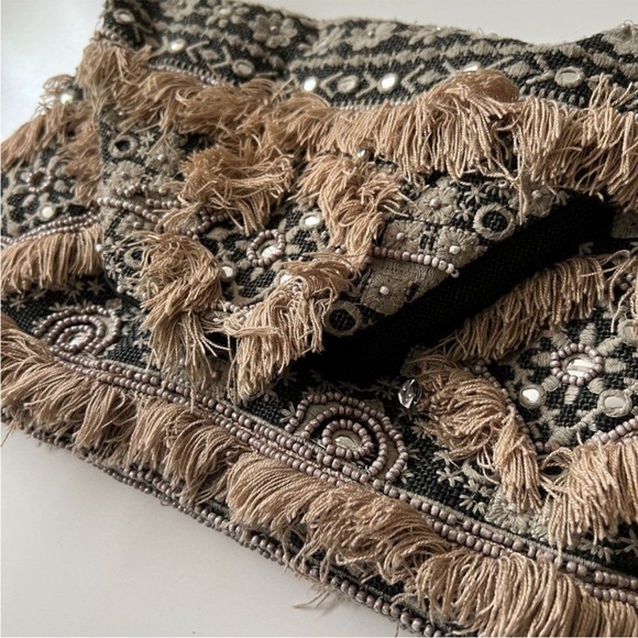 Antik Batik Embroidered Envelope Crossbody Bag - Picture 3 of 9